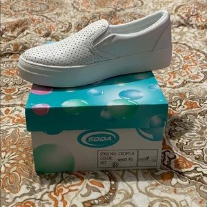 Soda white slip on